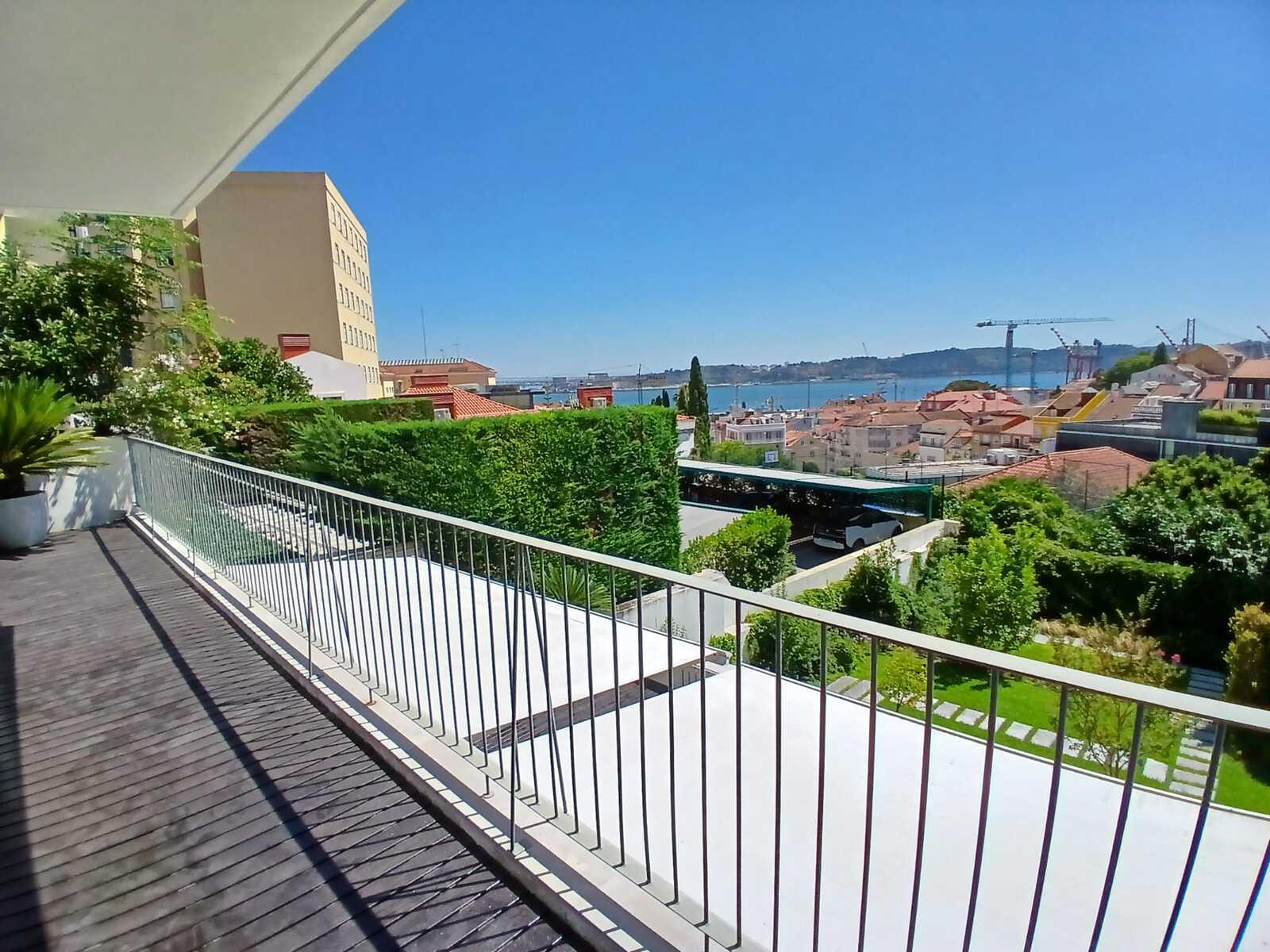 3 bedroom Apartment in Lapa, Lisboa