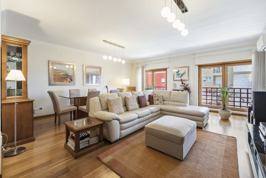 3 bedroom Apartment in Alto dos Moinhos, Lisboa